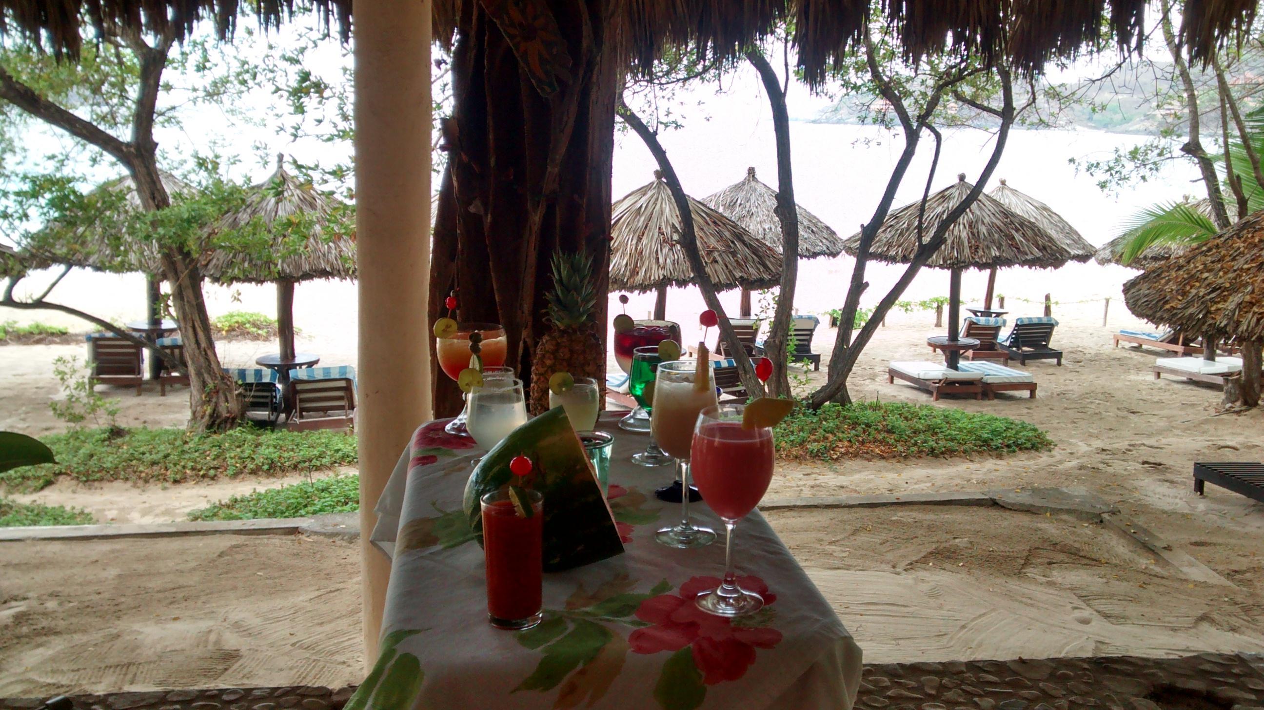 Hotel Catalina Beach Resort Zihuatanejo Kültér fotó