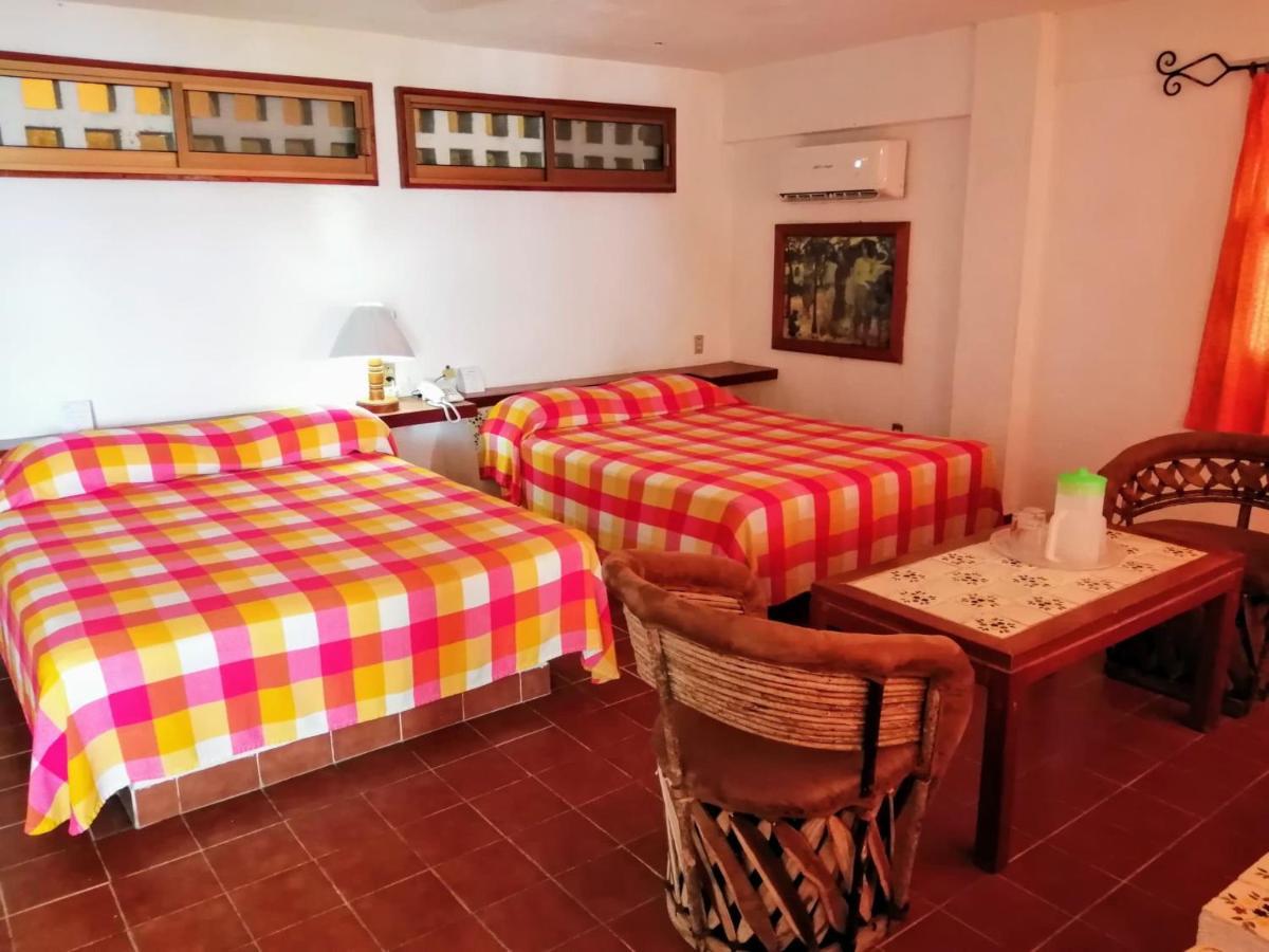 Hotel Catalina Beach Resort Zihuatanejo Kültér fotó