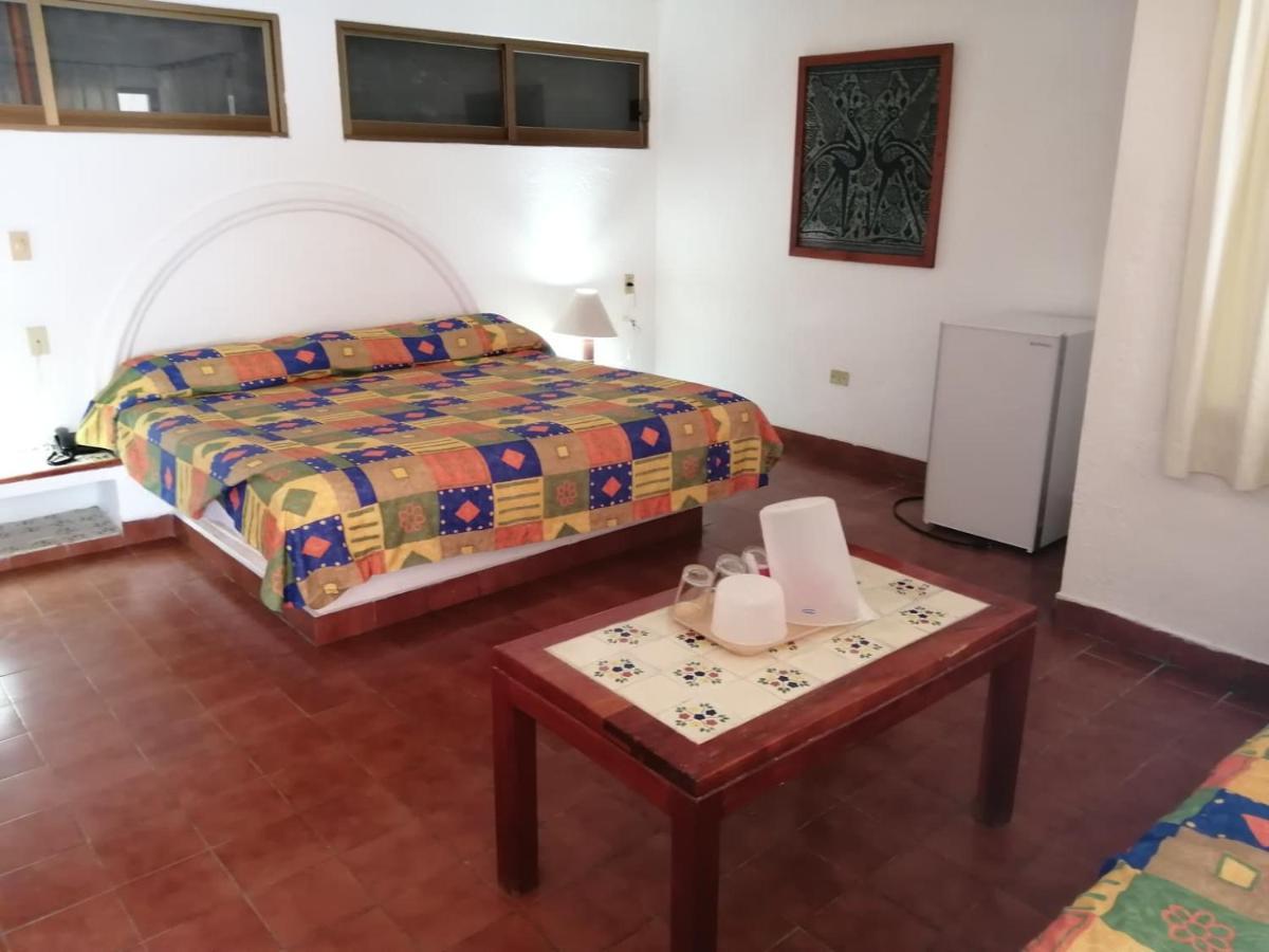 Hotel Catalina Beach Resort Zihuatanejo Kültér fotó